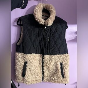 Abercrombie Sherpa Vest - never been worn with tags